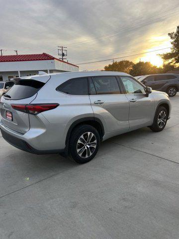 used 2022 Toyota Highlander car, priced at $35,995