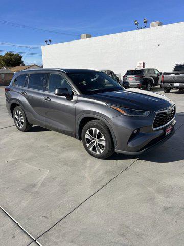 used 2021 Toyota Highlander car, priced at $32,052