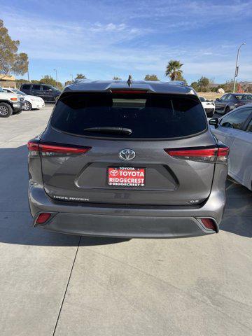 used 2021 Toyota Highlander car, priced at $32,052