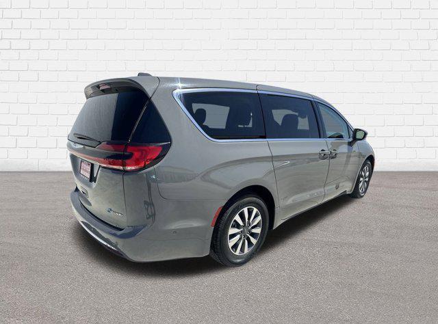 used 2022 Chrysler Pacifica Hybrid car, priced at $28,995