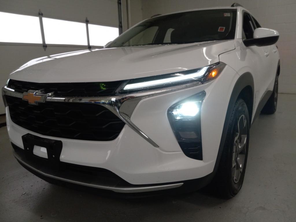 used 2025 Chevrolet Trax car, priced at $22,500