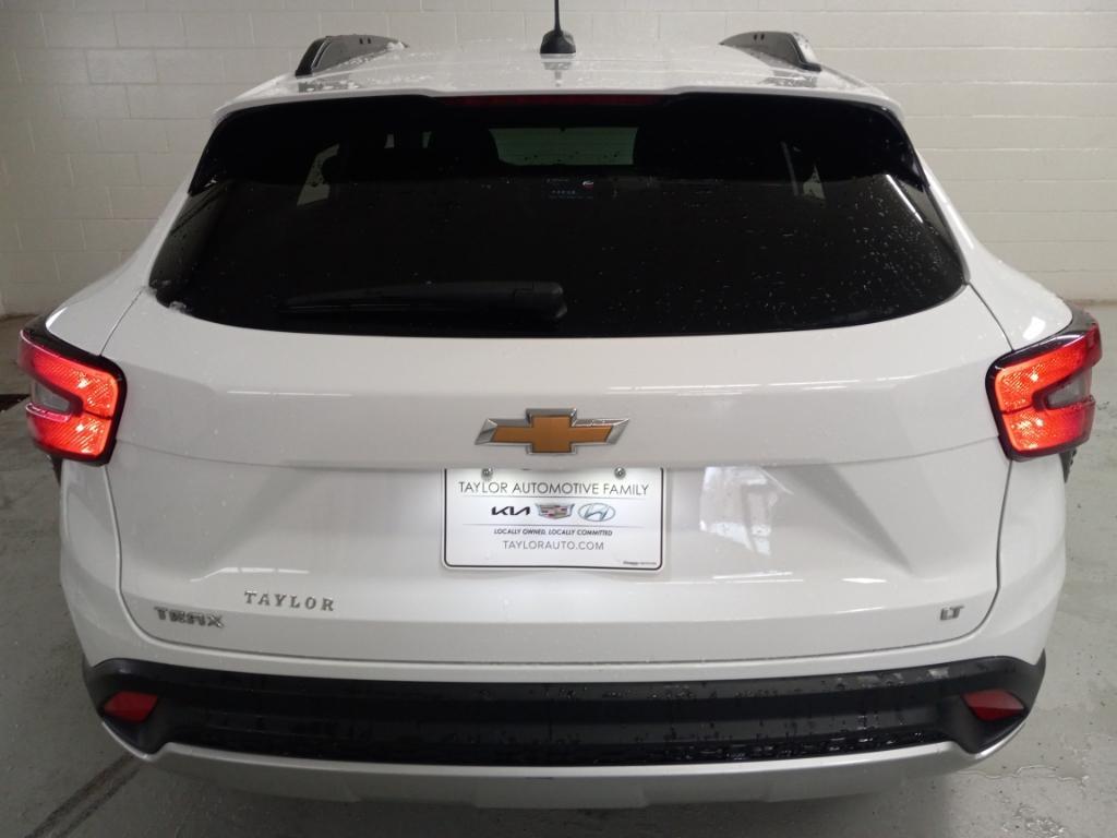 used 2025 Chevrolet Trax car, priced at $22,500