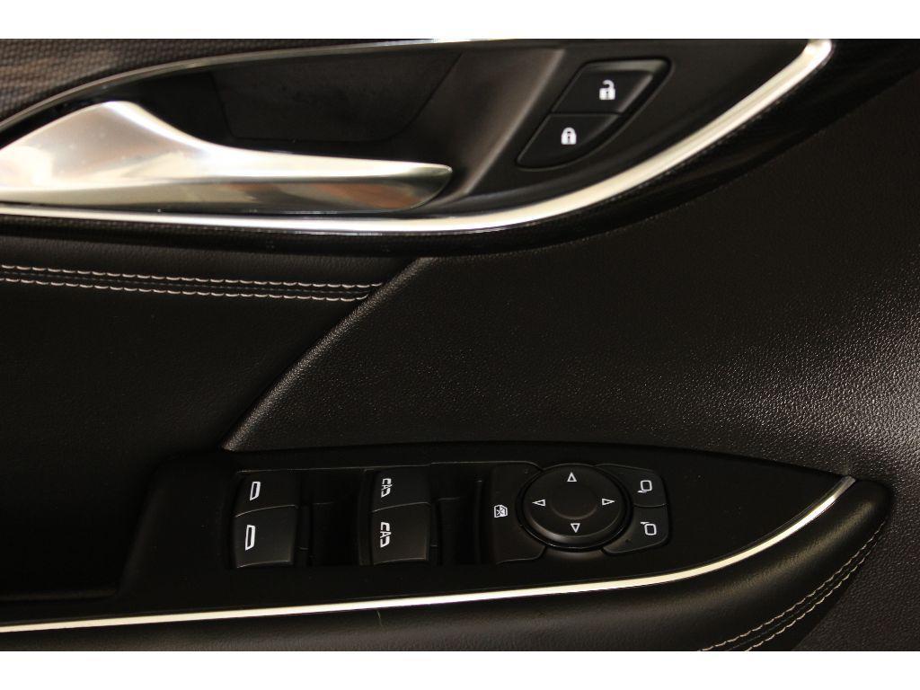 used 2022 Buick Envision car, priced at $23,000