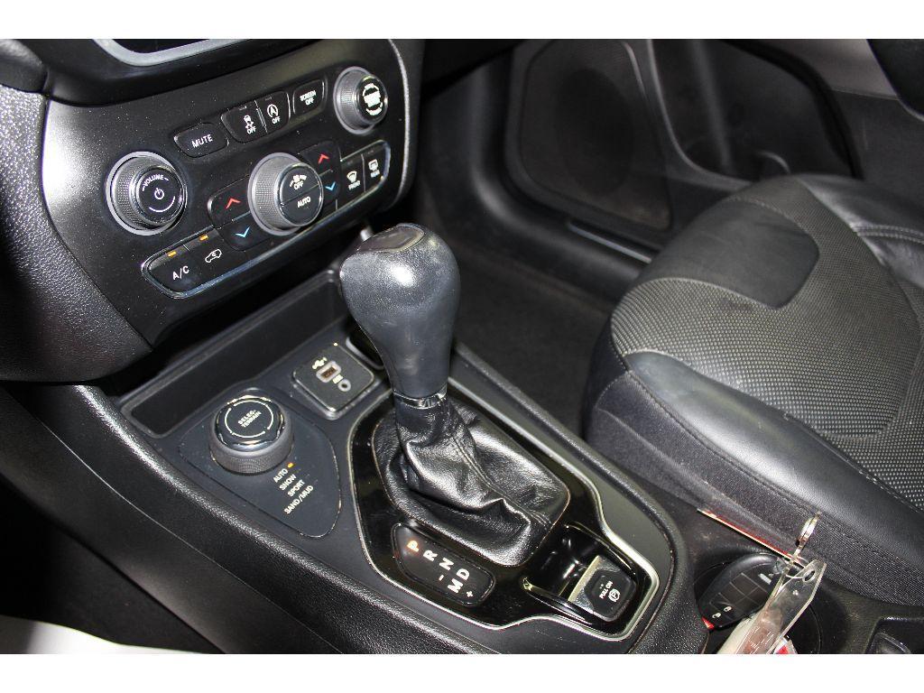 used 2020 Jeep Cherokee car, priced at $18,921
