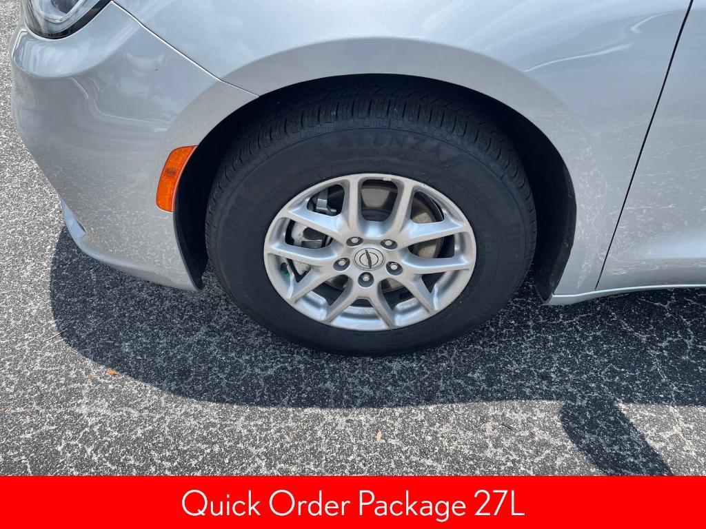 used 2024 Chrysler Pacifica car, priced at $31,031