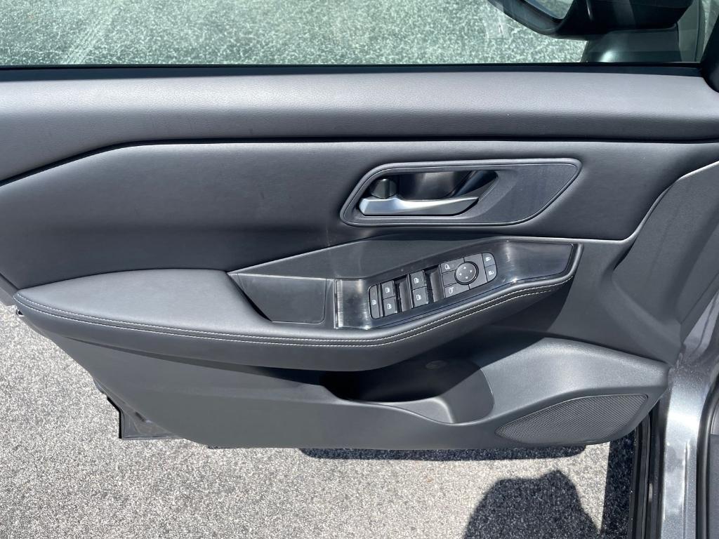 new 2026 Nissan Rogue car, priced at $31,008