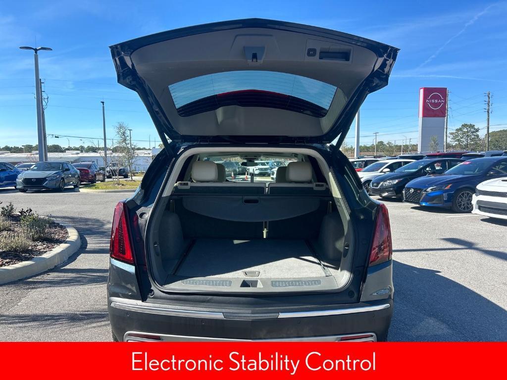 used 2021 Cadillac XT5 car, priced at $23,999