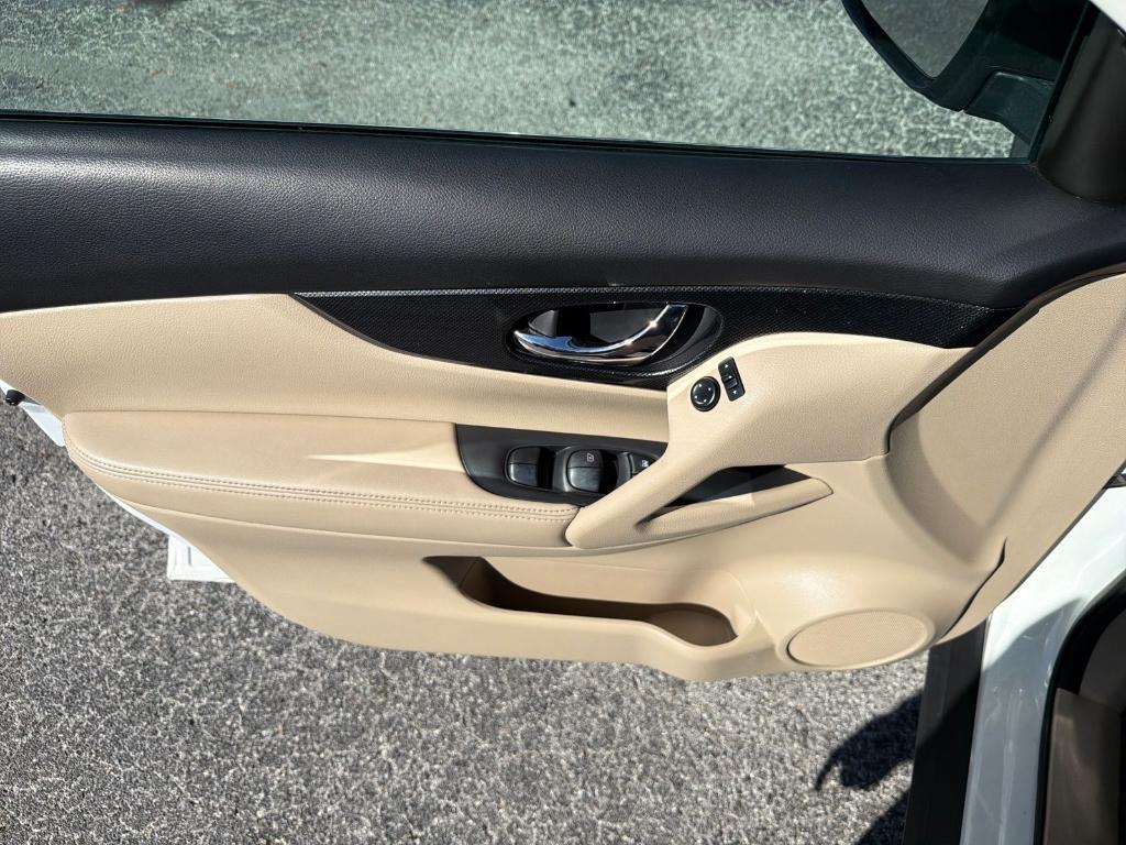 used 2015 Nissan Rogue car, priced at $10,772