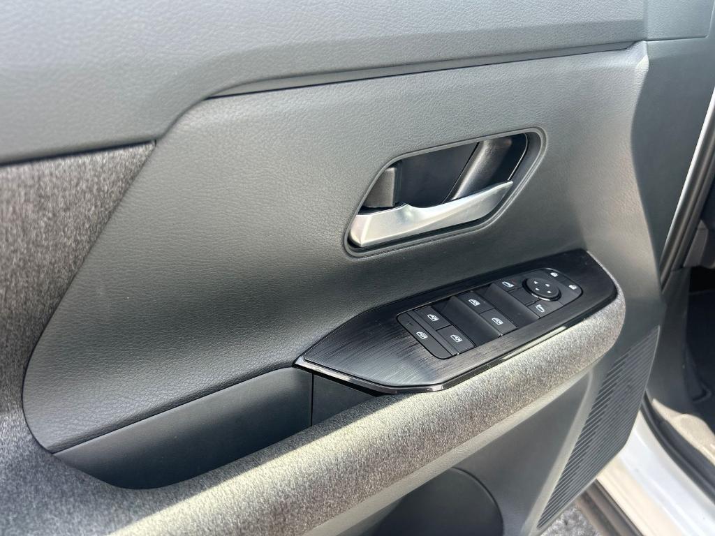 new 2025 Nissan Kicks car