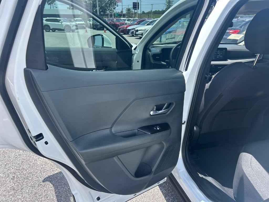 new 2025 Nissan Kicks car