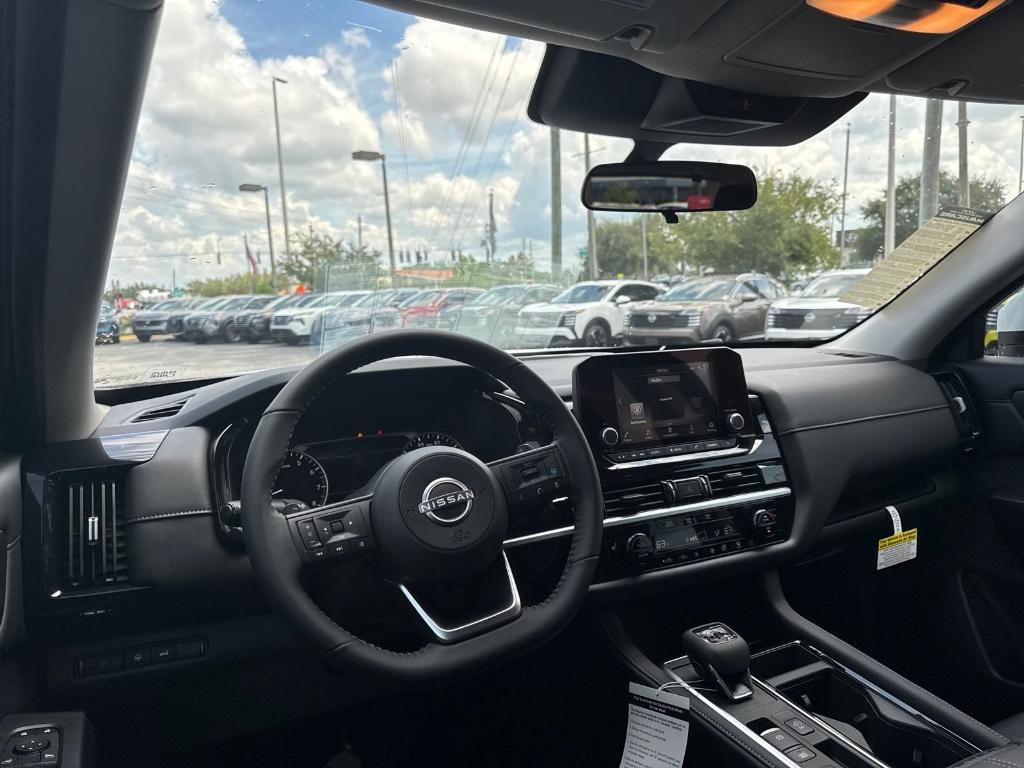 new 2025 Nissan Pathfinder car, priced at $39,075