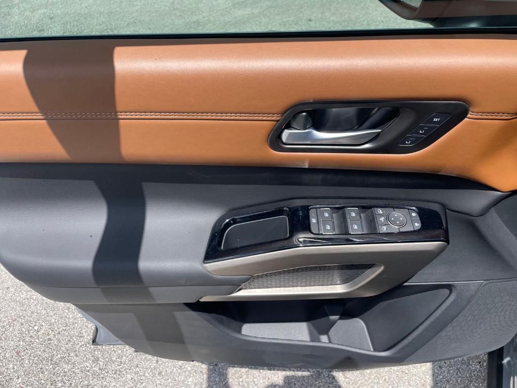 new 2025 Nissan Pathfinder car, priced at $48,409