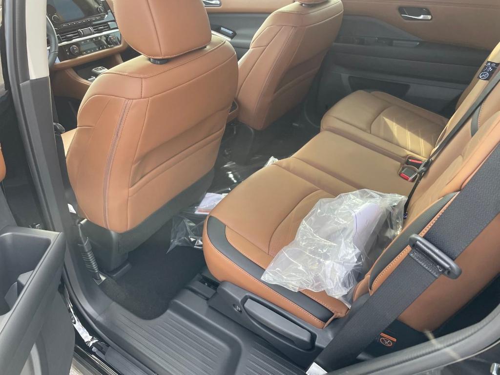 new 2025 Nissan Pathfinder car, priced at $48,567