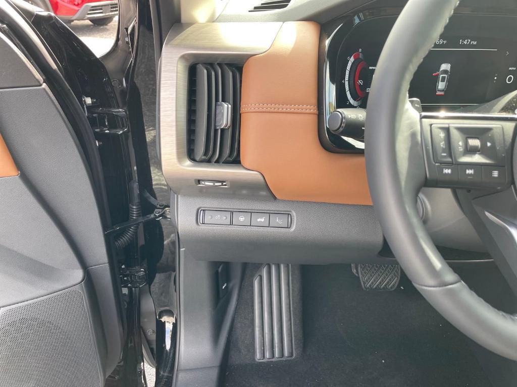 new 2025 Nissan Pathfinder car, priced at $48,567