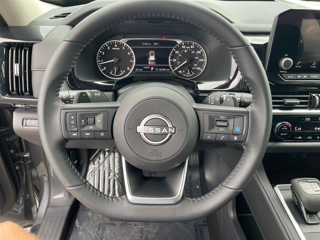 new 2025 Nissan Pathfinder car, priced at $42,181