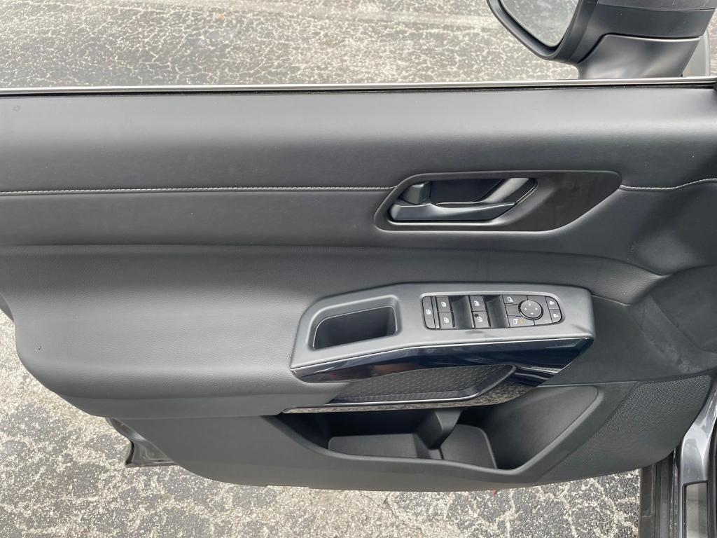 new 2025 Nissan Pathfinder car, priced at $42,181