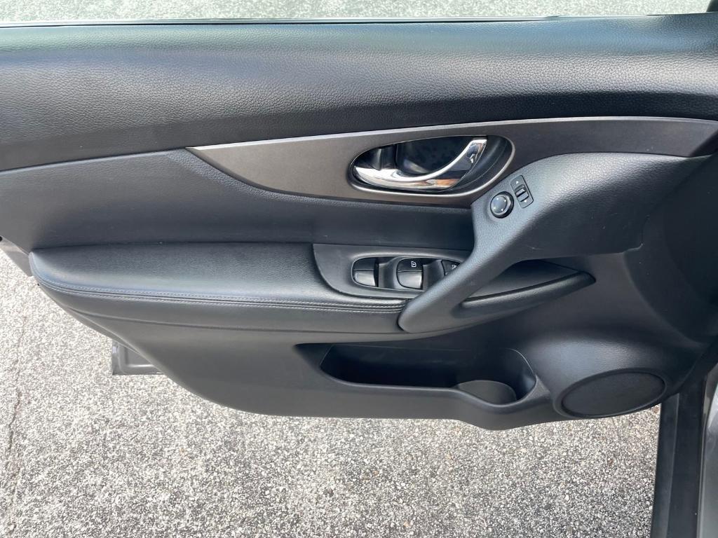 used 2016 Nissan Rogue car, priced at $10,999