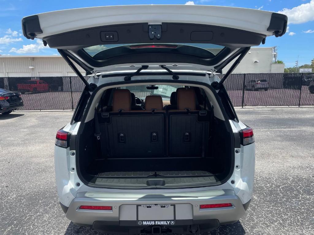 new 2025 Nissan Pathfinder car, priced at $48,619