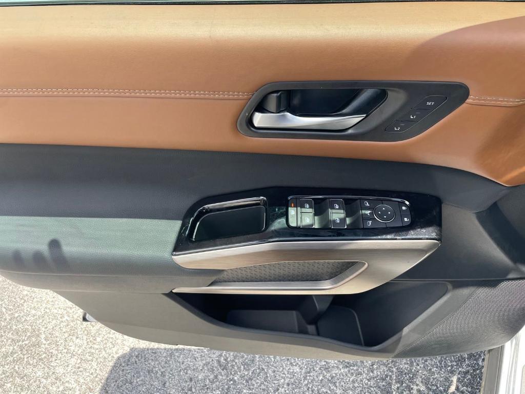 new 2025 Nissan Pathfinder car, priced at $48,619