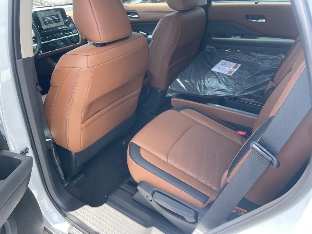 new 2025 Nissan Pathfinder car, priced at $48,619