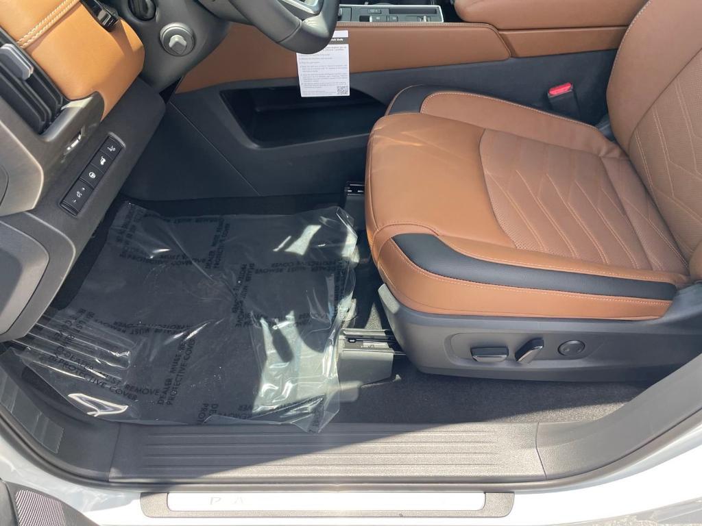 new 2025 Nissan Pathfinder car, priced at $48,619