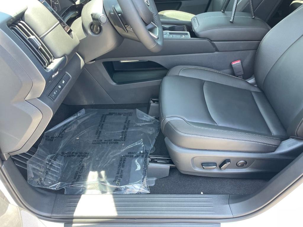 new 2025 Nissan Pathfinder car, priced at $41,432