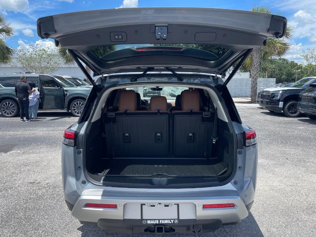 new 2025 Nissan Pathfinder car, priced at $48,619