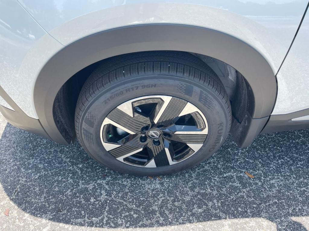 new 2025 Nissan Kicks car, priced at $26,923