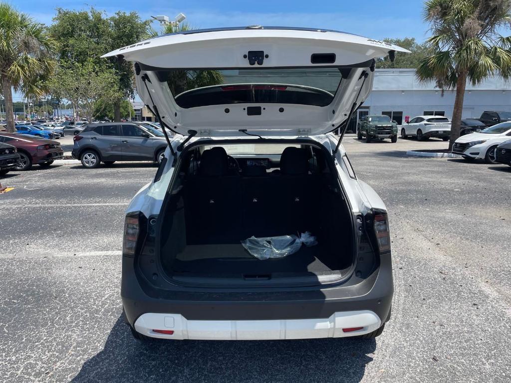 new 2025 Nissan Kicks car, priced at $26,923