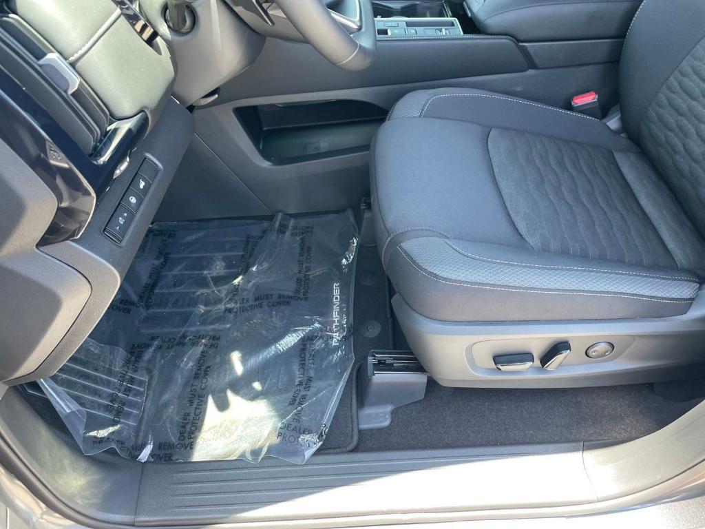 new 2025 Nissan Pathfinder car, priced at $38,405