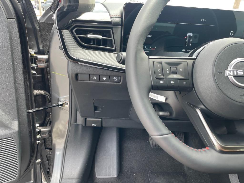 new 2025 Nissan Kicks car, priced at $30,343