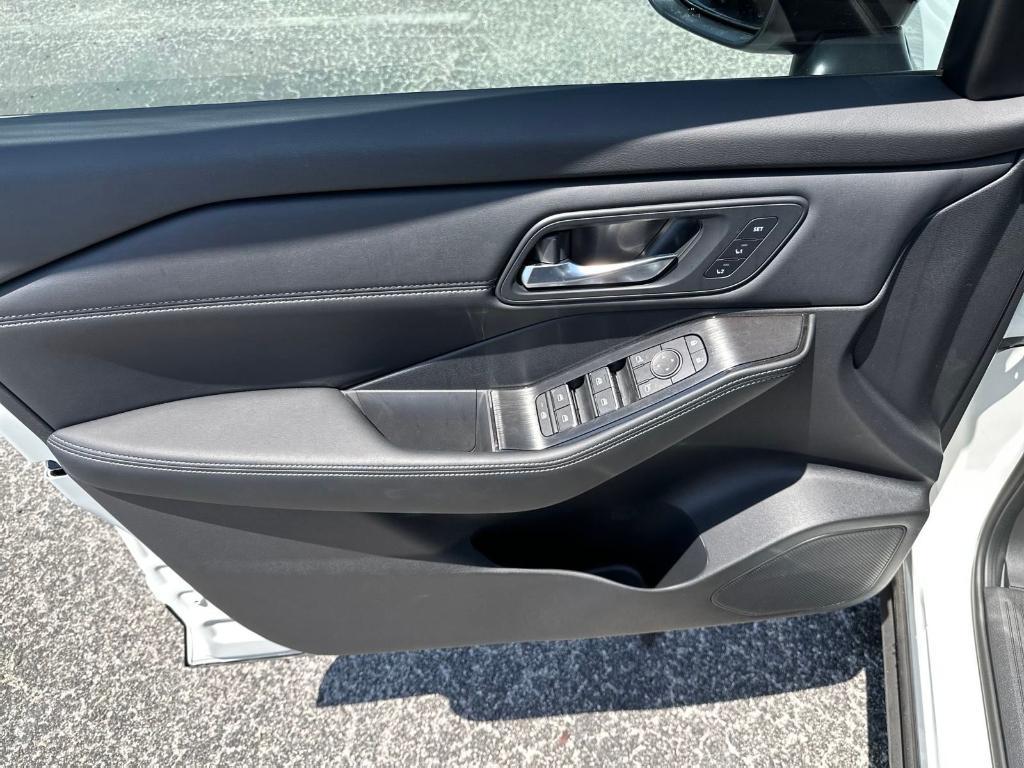 new 2025 Nissan Rogue car, priced at $42,052