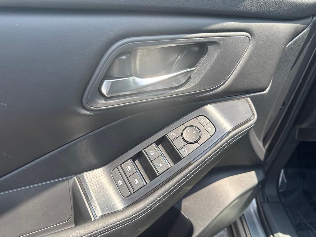 new 2025 Nissan Rogue car, priced at $31,985