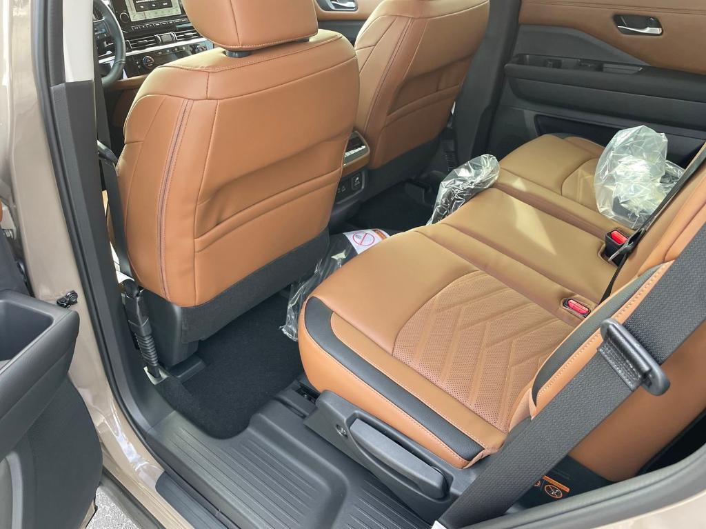 new 2025 Nissan Pathfinder car, priced at $49,943