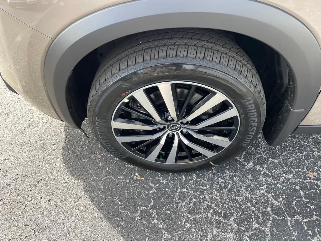 new 2025 Nissan Pathfinder car, priced at $48,943