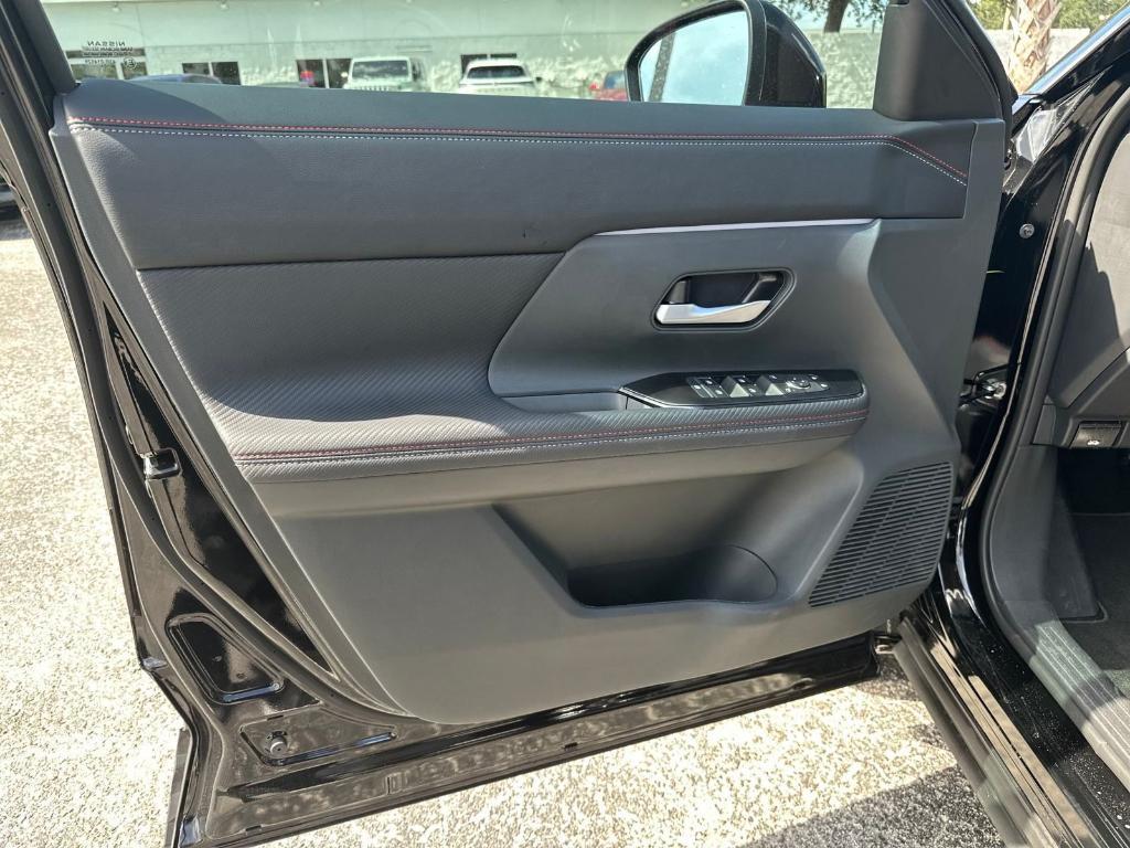 new 2025 Nissan Kicks car, priced at $29,294