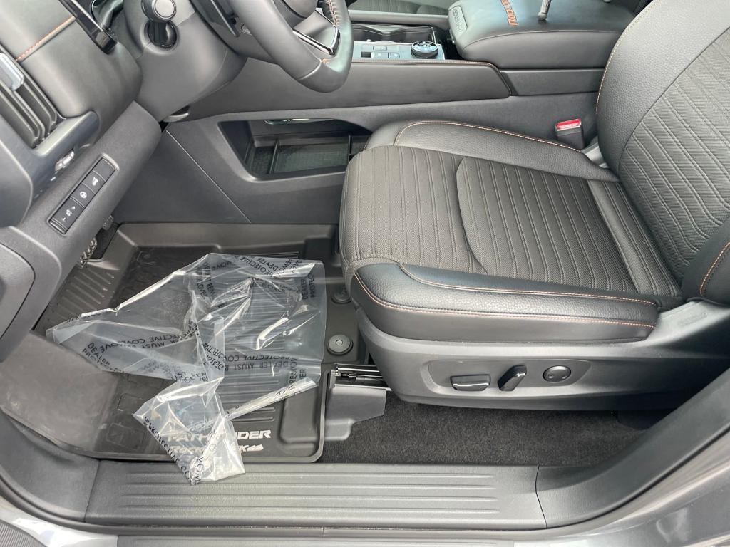 used 2025 Nissan Pathfinder car, priced at $41,814