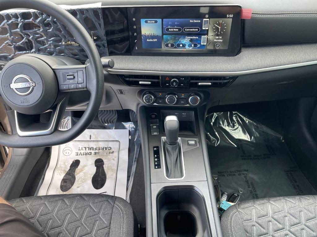 new 2025 Nissan Kicks car, priced at $25,004