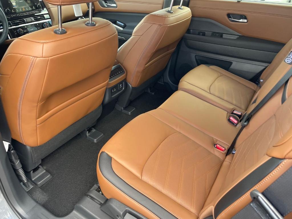 new 2025 Nissan Pathfinder car, priced at $49,647