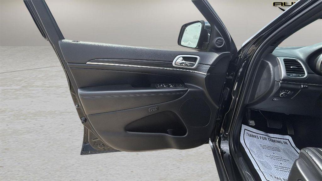 used 2021 Jeep Grand Cherokee car, priced at $27,227