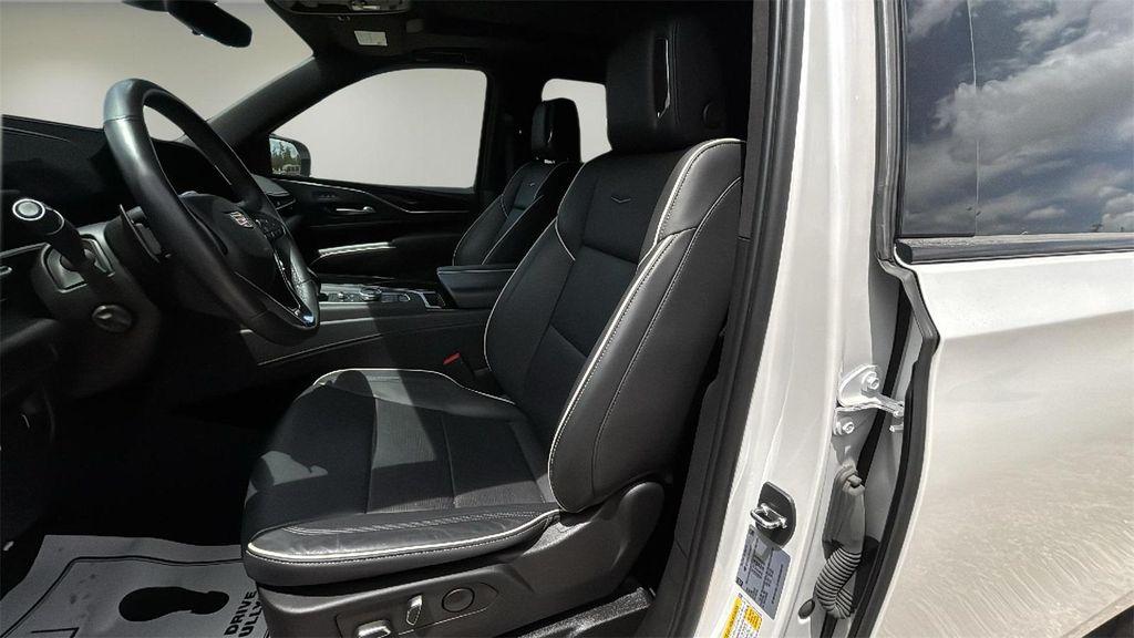 used 2023 Cadillac Escalade ESV car, priced at $69,995