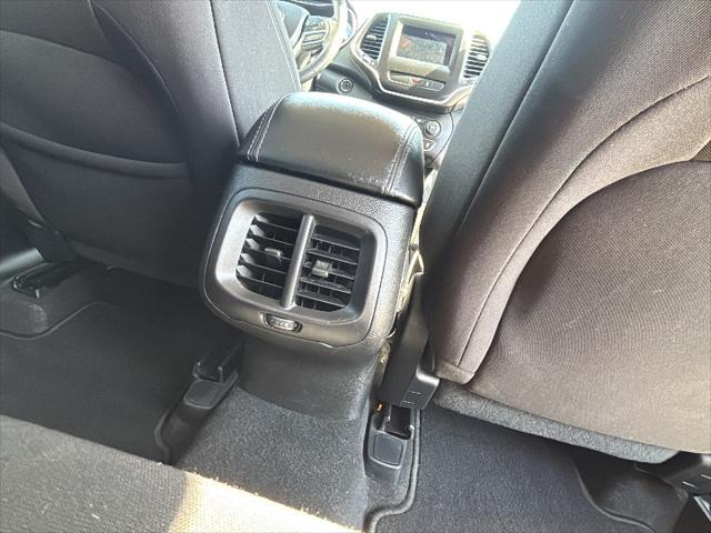 used 2021 Jeep Cherokee car, priced at $18,995