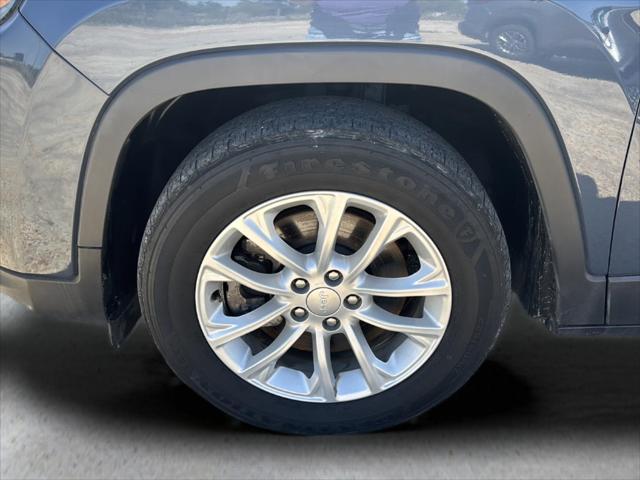 used 2021 Jeep Cherokee car, priced at $18,995