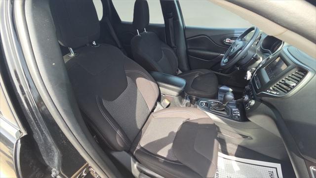 used 2019 Jeep Cherokee car