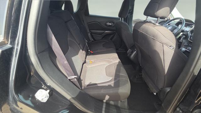 used 2019 Jeep Cherokee car