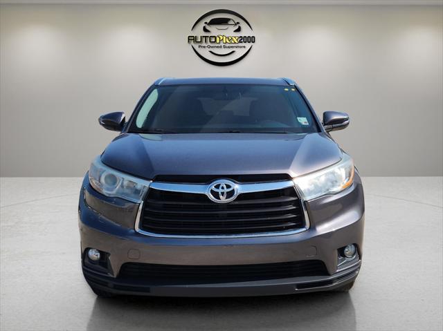 used 2015 Toyota Highlander car, priced at $18,606