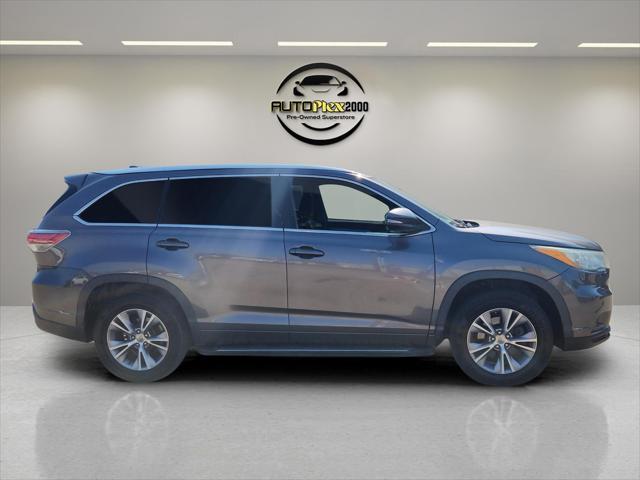 used 2015 Toyota Highlander car, priced at $18,606