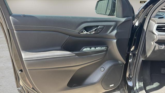 used 2023 GMC Acadia car, priced at $29,422