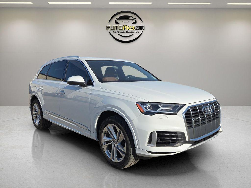 used 2020 Audi Q7 car, priced at $30,569