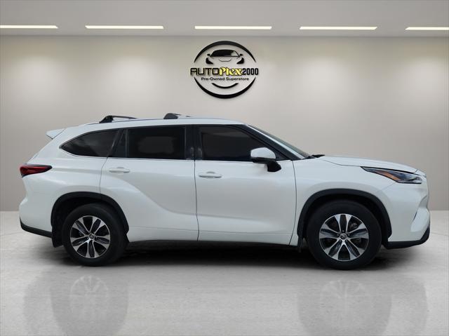 used 2021 Toyota Highlander car, priced at $32,853